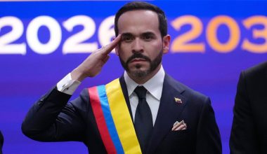 Κολομβία: Αρχίζουν απελάσεις παράνομων μεταναστών – «Πρώτα οι Κολομβιανοί»