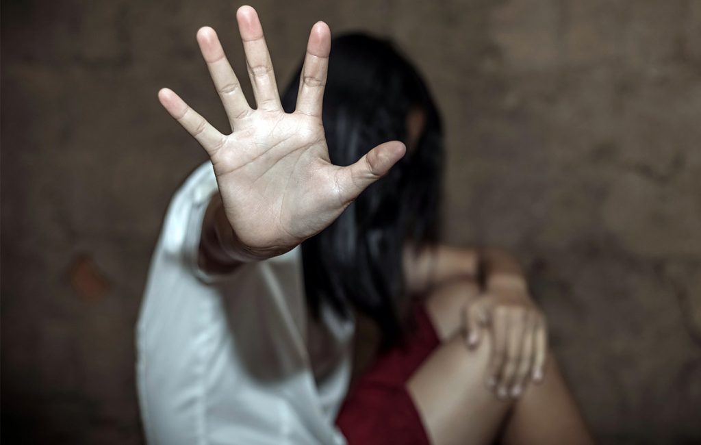 Θεσσαλονίκη: 35χρονη κατήγγειλε ότι ο εν διαστάσει σύζυγός της την κακοποίησε και την κράτησε σε διαμέρισμα