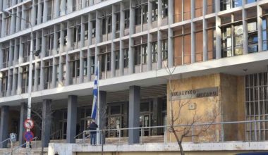 Ελεύθερος με όρους ο αστυνομικός που κατηγορείται για βιασμό της πρώην συντρόφου του – Το σκεπτικό για την απόφαση