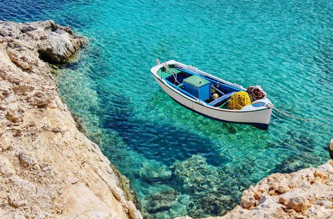 4 ελληνικά νησιά μακριά από την πολυκοσμία: Οι κρυφοί παράδεισοι για ήρεμες διακοπές