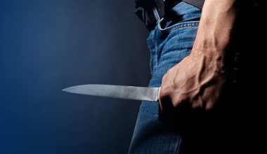 «Με χτυπούσε με δύο μαχαίρια»- Ελεύθερη η 25χρονη που δέχθηκε επίθεση με δύο μαχαίρια στη Θεσσαλονίκη