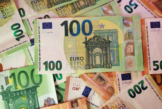 Μην το αγνοήσετε: Το μικρό σημάδι στα χαρτονομίσματα που δείχνει αν είναι γνήσια