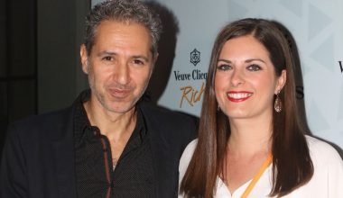 Κατερίνα Πετράκη: Συγκλονισμένη η σύζυγος του Δημήτρη Κόκοτα – Οι πρώτες δηλώσεις της μετά τον θάνατό του