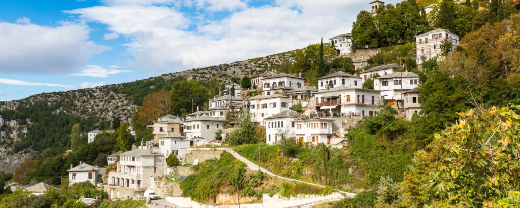 Το χωριό της Ελλάδας που έχει έως και 6 βαθμούς χαμηλότερη θερμοκρασία από τις υπόλοιπες περιοχές