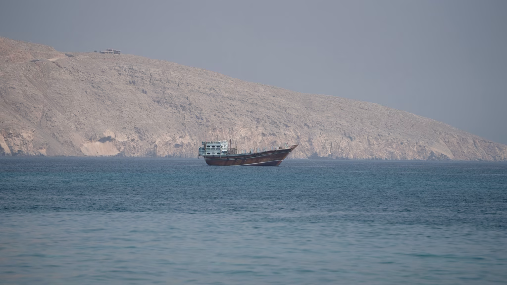 «Νέκρωσαν» τα Στενά του Ορμούζ: Μόλις δύο τάνκερ πέρασαν μέσα σε μία μέρα