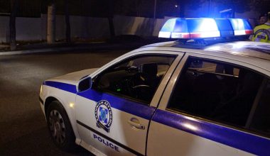 Άγιος Παντελεήμονας: Εμπρηστική επίθεση σε καφετέρια με δύο μολότοφ – Αναζητούνται οι δράστες