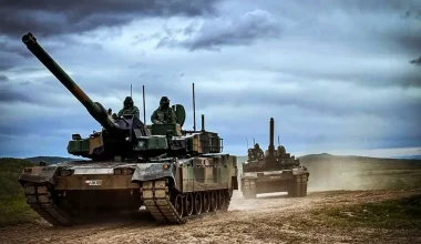 Η Πολωνία ανέπτυξε άρματα μάχης Κ-2 στα σύνορα με την Ρωσία στο Καλίνινγκραντ