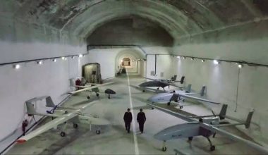Σπάνιες εικόνες από υπόγεια εγκατάσταση drones του Ιράν (βίντεο)