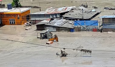 Ο πρωθυπουργός τους Νεπάλ ζήτησε από τους πολίτες να «παραμείνουν ενωμένοι» μετά τις φονικές πλημμύρες