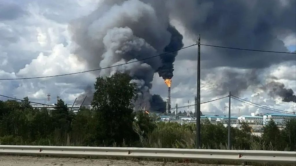 Ουκρανικό πλήγμα σε ρωσική εγκατάσταση παραγωγής φ.α. 6.000 χλμ. από τα σύνορα!