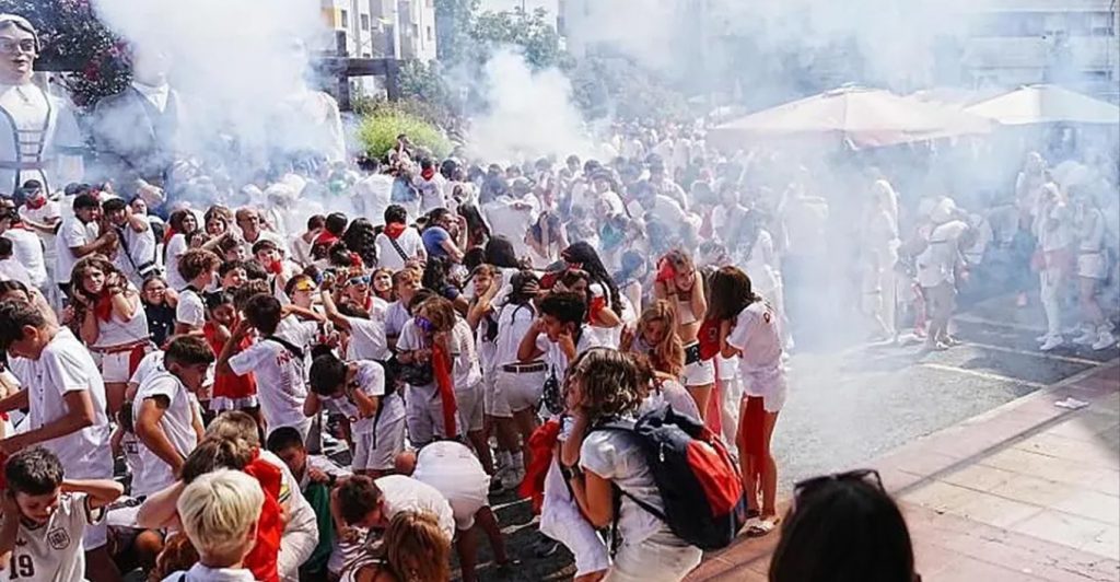 Σκηνές πανικού στο Νοαΐν της Ισπανίας: Πυροτεχνήματα εξερράγησαν μέσα στο πλήθος – 50 τραυματίες (βίντεο)