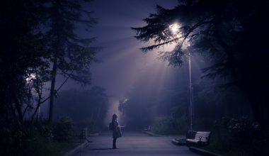 Τα μυστηριώδη φώτα πριν από τους σεισμούς: Τι κρύβεται πίσω από το παράξενο φαινόμενο