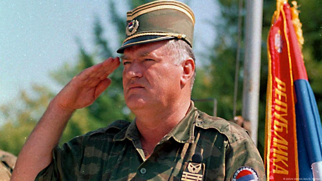 στη«Έφυγε» από τη ζωή Χάγη ο Ράτκο Μλάντιτς – Ο καταδικασμένος για τη Σρεμπρένιτσα «χασάπης των Βαλκανίων»
