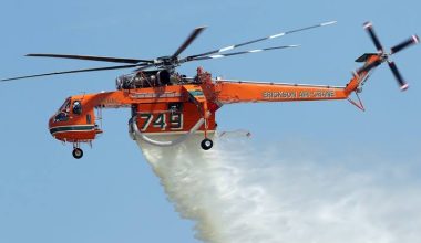 Κόνιτσα: Μηχανική βλάβη σε πυροσβεστικό ελικόπτερο που επιχειρούσε στην πυρκαγιά της Τύμφης