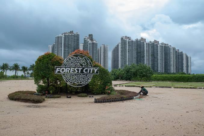 Forest City: Η φουτουριστική πόλη που χτίστηκε για 700.000 ανθρώπους και σήμερα θυμίζει πόλη – «φάντασμα»
