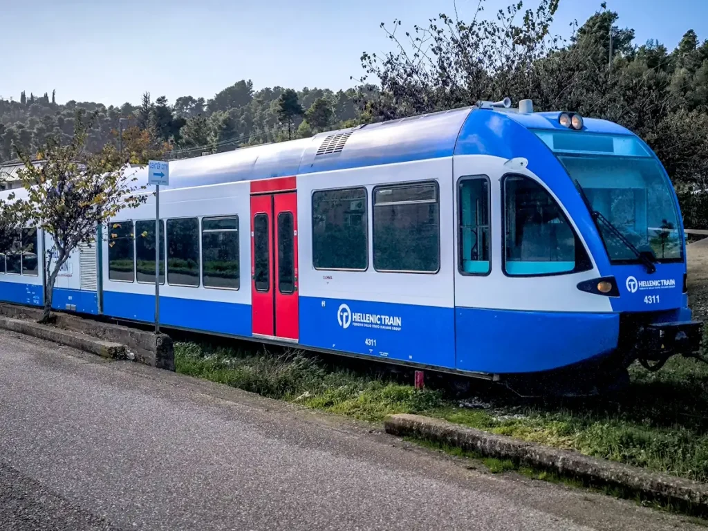 Άτομο παρασύρθηκε από τρένο της Hellenic Train: Καθυστερήσεις στη γραμμή Θεσσαλονίκη-Λάρισα