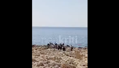 Βίντεο: Σχεδόν 300 αφίξεις παράνομων μεταναστών στην Κρήτη μέσα σε λίγες ώρες 