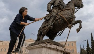 Νέο κρούσμα «Ρεπούση»: «Καπετάν λάφυρας» ο μεγαλύτερος των Ελλήνων Θεόδωρος Κολοκοτρώνης κατά την ιστορικό Μαρία Ευθυμίου