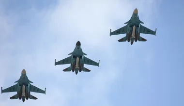 Πρωτοφανής προέλαση στο Σούμι: Τα ρωσικά Su-34 εξολοθρεύουν ό,τι βρουν μπροστά τους – Δείτε βίντεο