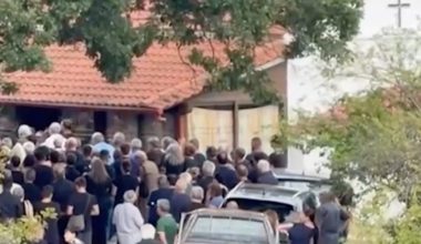Βέροια: Tο τελευταίο αντίο στην 18χρονη που πνίγηκε στους καταρράκτες