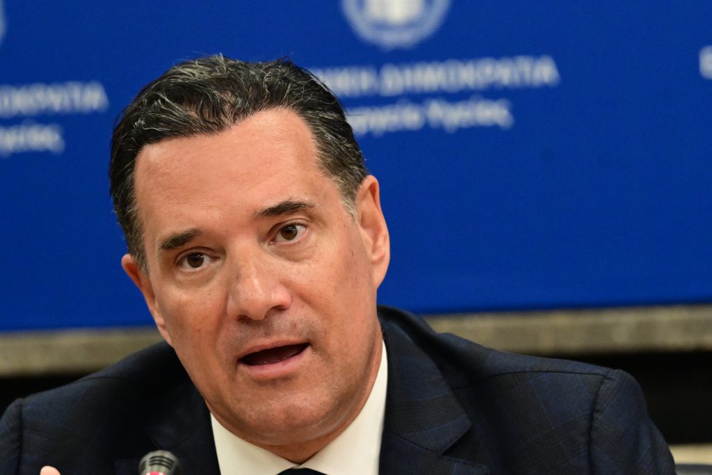 Κατά τον Α.Γεωργιάδη το μαύρισμα στην παραλία είναι δείκτης ευημερίας