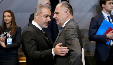 Διπλό «εγκεφαλικό» της Αθήνας: «Στον αέρα» όλες οι αποθήκες όπλων των ΕΔ & τουρκικό «σκριν» στις «γκρίζες ζώνες»
