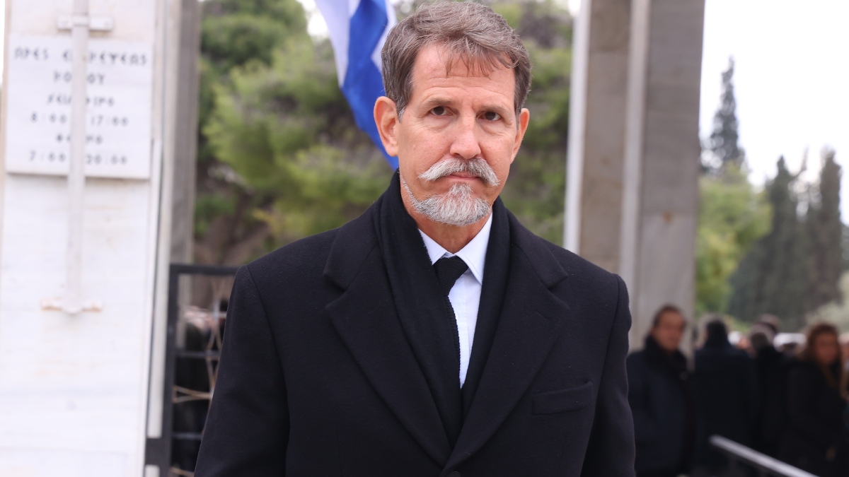Η ανάρτηση του Παύλου Ντε Γκρες: «Με βαθιά θλίψη πληροφορήθηκα την απώλεια του αγαπημένου μου θείου»