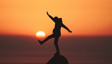 Το τεστ των 30 δευτερολέπτων που μπορεί να δείξει πόσο καλά γερνά το σώμα – Τι θα συμβεί μέσα στα επόμενα 7 χρόνια