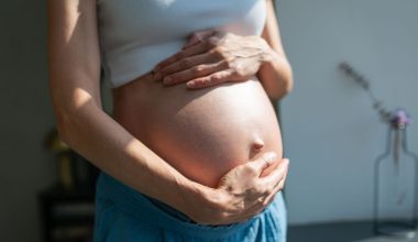 Στη φυλακή για ξυλοδαρμό της εγκύου συντρόφου του άνδρας από τη Λάρισα