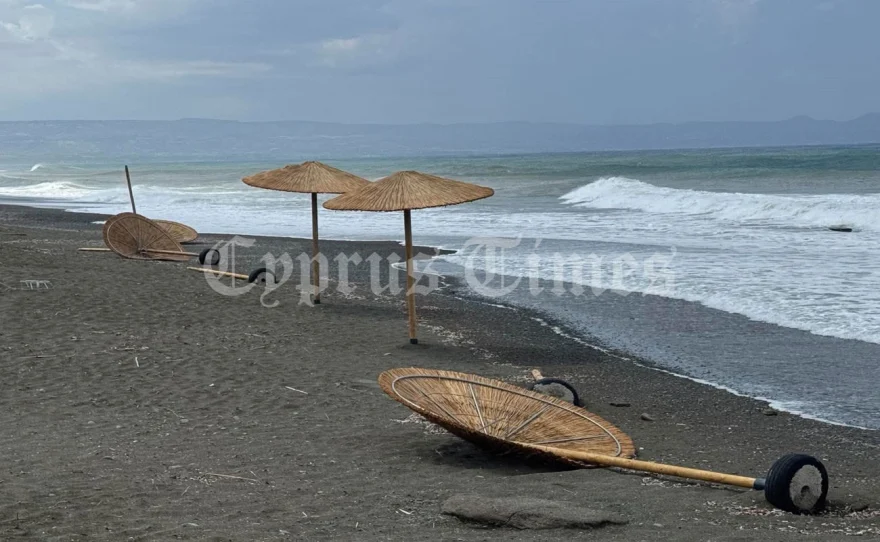 Σφοδρή κακοκαιρία στην Κύπρο: Κεραυνός χτύπησε 45χρονο