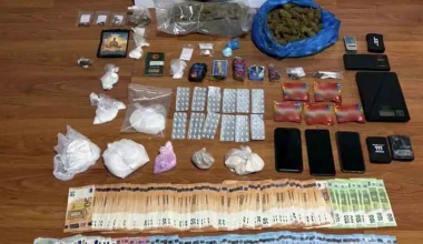 Νέοι διάλογοι του ψυχολόγου με την τραγουδίστρια – «Έλα και θα σε κεράσω σοκολάτα μαλακιά»