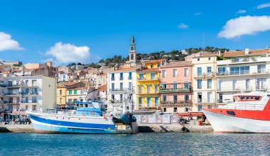 Sète: Η «Βενετία» της Γαλλίας με τα πολύχρωμα σπίτια και τα γραφικά κανάλια