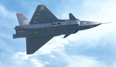 Δοκιμή άφεσης για την  κατευθυνόμενη ΑΙ βόμβα TOLUN από το UCAV KIZILELMA