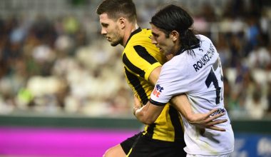 «Κάζο» για την ΑΕΚ που έφυγε με το 1-1 από την Κηφισιά: «Πάγωσε» στο 90+7′ μετά από καραβολίδα του Μπένι