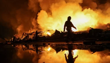Ουκρανικά drones χτύπησαν μεγάλο ρωσικό διυλιστήριο στην πόλη Περμ (βίντεο)