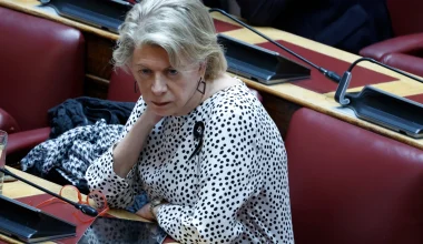 Άγρια κόντρα στη Βουλή για την υποψηφιότητα της Ε.Ακρίτα: «Πόσες Κωνσταντοπούλου να αντέξει το σύστημα;»