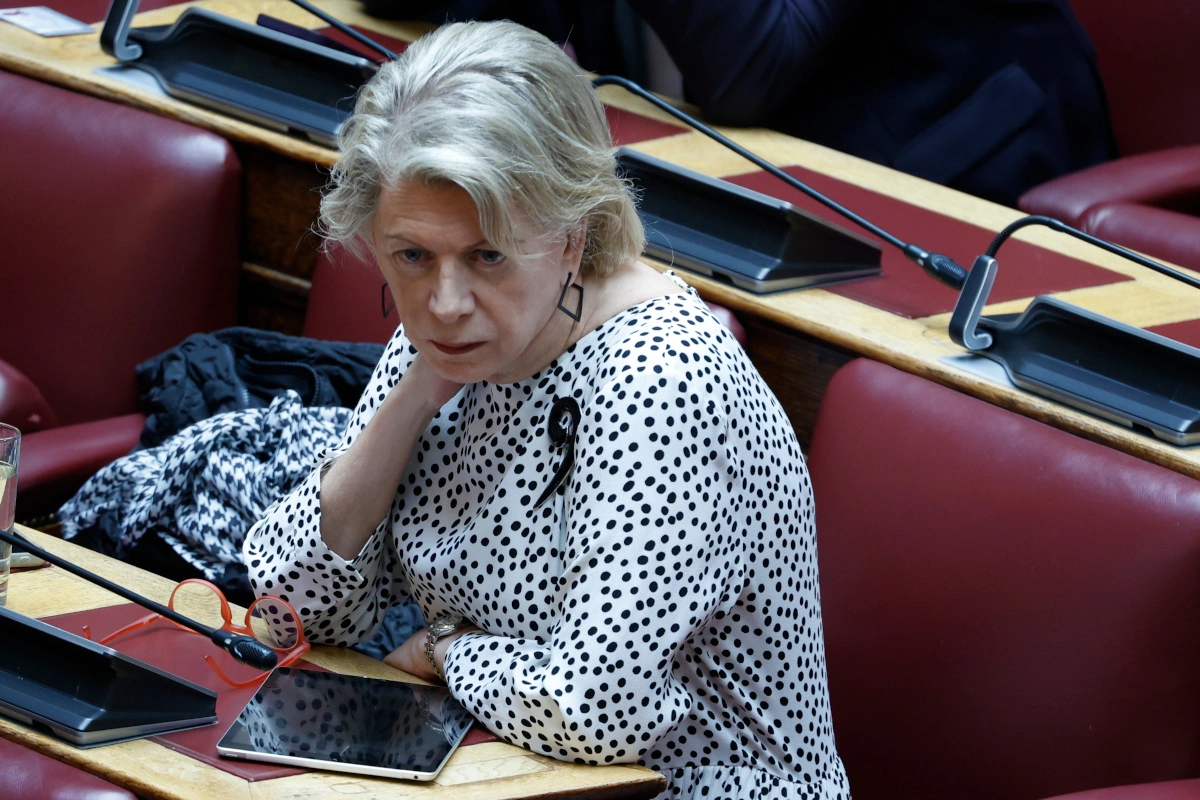 Άγρια κόντρα στη Βουλή για την υποψηφιότητα της Ε.Ακρίτα