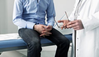 Καρκίνος του προστάτη: Η απλή εξέταση αίματος που πρέπει να κάνουν οι άνδρες μετά τα 50