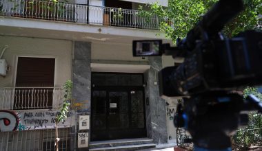 Ραγδαίες εξελίξεις στην Κυψέλη: Με 10 μαχαιριές στη ράχη το βρέφος που βρέθηκε μέσα στο δοχείο!