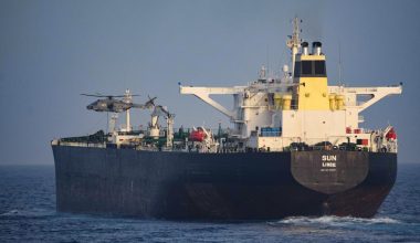 Ρεσάλτο ναυτικών δυνάμεων της ΕΕ στο δεξαμενόπλοιο MV SUN ενώ έπλεε στη Μεσόγειο