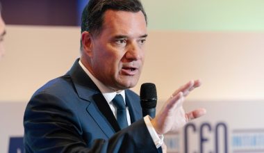 Ο Άδωνις Γεωργιάδης ακύρωσε μιλώντας στη Βουλή τις ελληνικές ΕΔ: «Η ελευθερία μας εξαρτάται από το Ισραήλ»