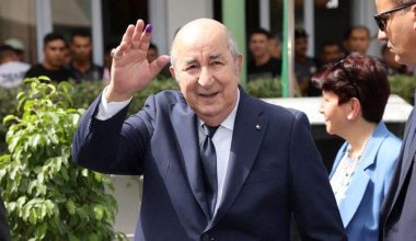 Αλγερία: O πρόεδρος της χώρας ζητά επαναφορά της θανατικής ποινής για τους εμπρηστές