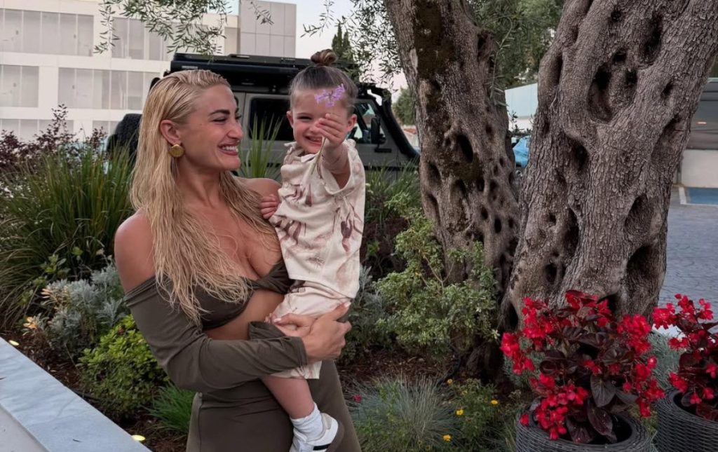Ι.Τούνη: To περίεργο story που διέγραψε μετά από λίγο – «Το ανέβασε ο Πάρης» (φωτο)