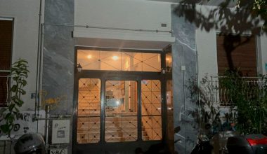 Αδιανόητα πράγματα στην Κυψέλη: Τι δήλωσε η Γερμανίδα για το νεκρό βρέφος που βρέθηκε μέσα σε δοχείο στο Airbnb της