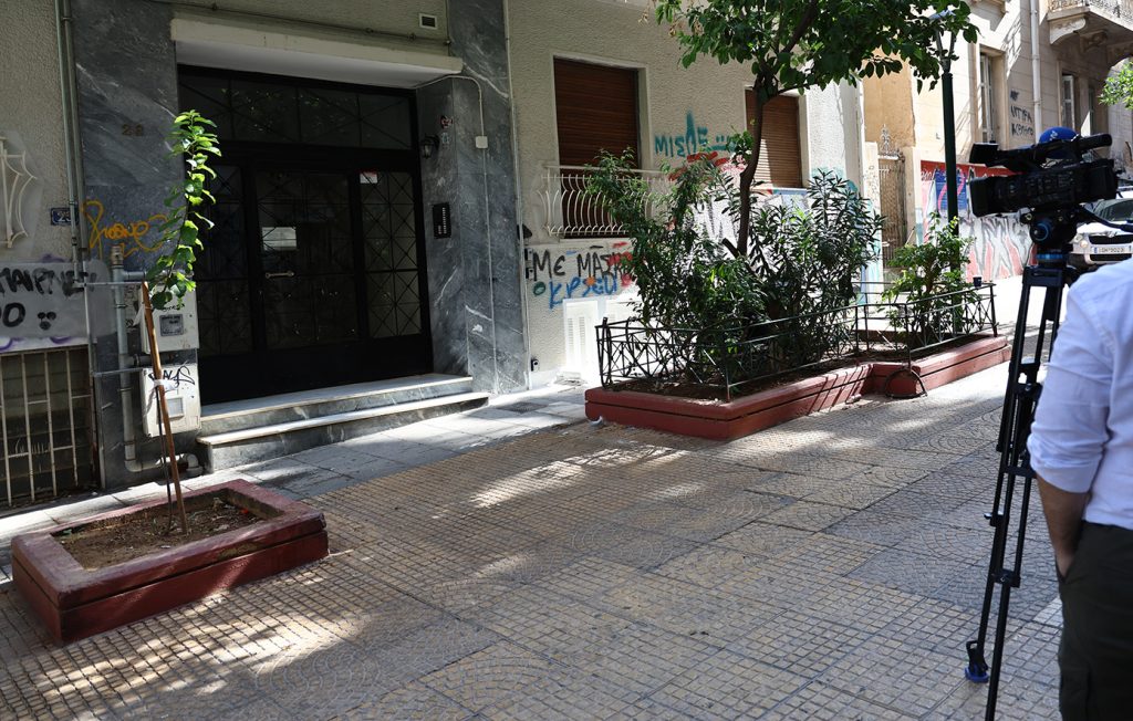 Νεκρό βρέφος στην Κυψέλη: Ποινική δίωξη στους συλληφθέντες – «Το μωρό ήταν σατανιασμένο» υποστήριξε ο 43χρονος