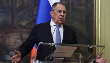 Σ.Λαβρόφ: «Οι στρατιωτικές δραστηριότητες του ΝΑΤΟ στην Αρκτική αποτελούν άμεση απειλή για τη Ρωσία»