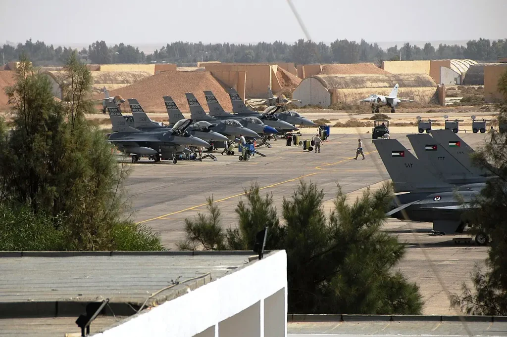 Αμερικανικά ελικόπτερα απομακρύνονται από τη βάση Muwaffaq Salti στην Ιορδανία (βίντεο)