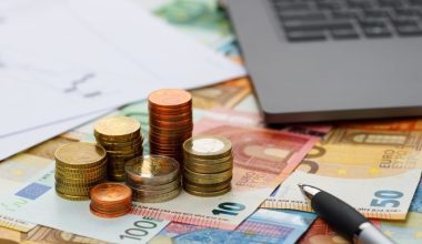 Έρχεται το οικονομικό «φακέλωμα» των πολιτών: Θα βαθμολογούν πόσο συνεπείς είστε – Τι θα καταγράφει το credit score