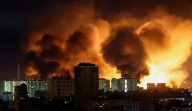 Το Κίεβο βομβαρδίζεται διαρκώς από τους Ρώσους από τότε που ο επικεφαλής της CIA επισκέφθηκε την Μόσχα