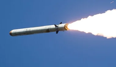 Βίντεο: H στιγμή που τουλάχιστον 8 ρωσικοί πύραυλοι cruise Kalibr εκτοξεύονται από τη ναυτική βάση του Νοβοροσίσκ